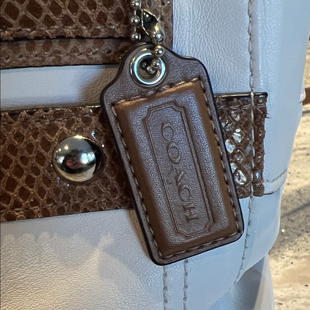 Vintage Coach Penelope Ivory and Brown Shoulder/Crossbody Bag - Picture 2 of 14